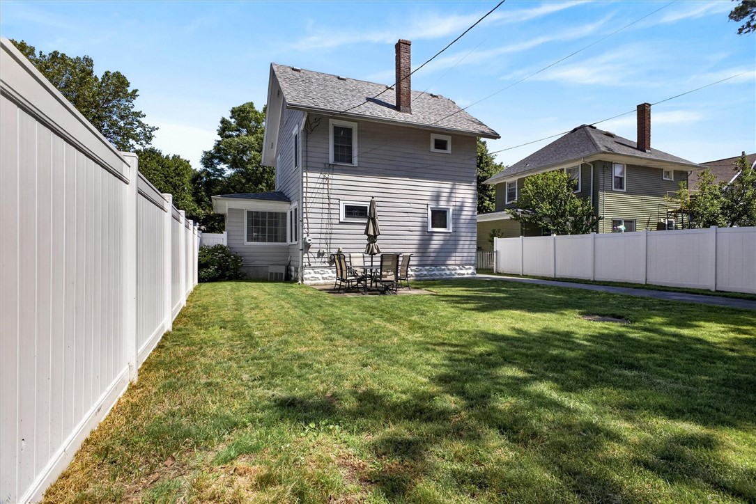 287 Versailles Road Rochester, NY 14621 - Photo 8 of 34