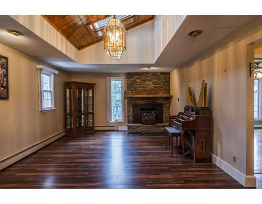 19 Upper Gore Road Webster, MA 01570 - Photo 7 of 27