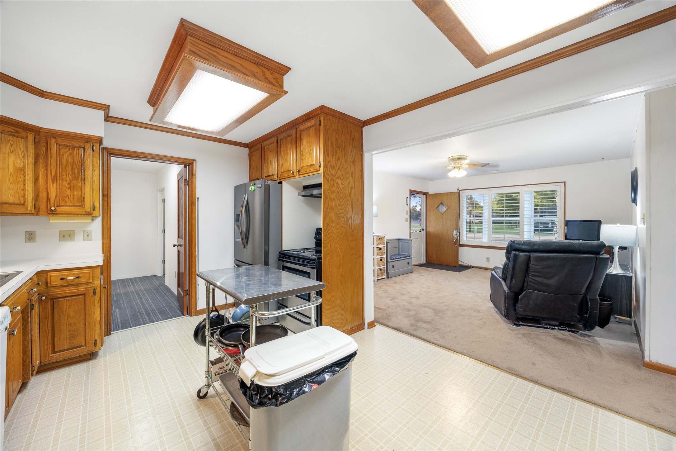 1324 Fair Drive Angleton, TX 77515 - Photo 9 of 42 a bathroom with a tub sink and mirror