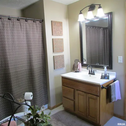 $190,000 | 273 West Mcclernand Avenue, Shawneetown, IL 62984