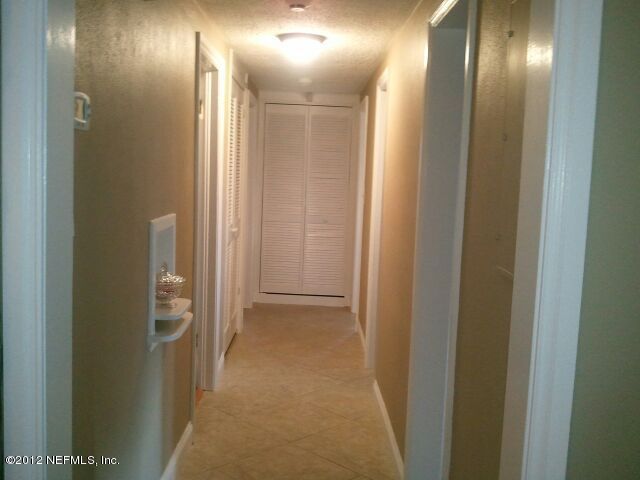 6038 Stetson Road Jacksonville, FL 32217 - Photo 38 of 55 a view of a hallway