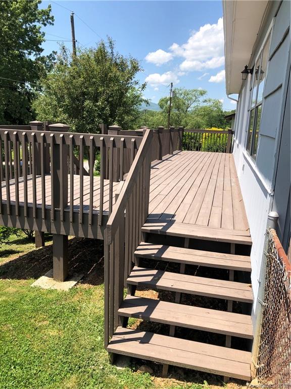 47 Mockingbird Lane Clyde, NC 28721 - Photo 4 of 36