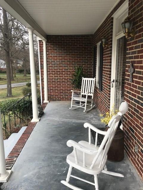 718 Brookside Drive High Point, NC 27262 - Photo 2 of 16 Gallery Image 2