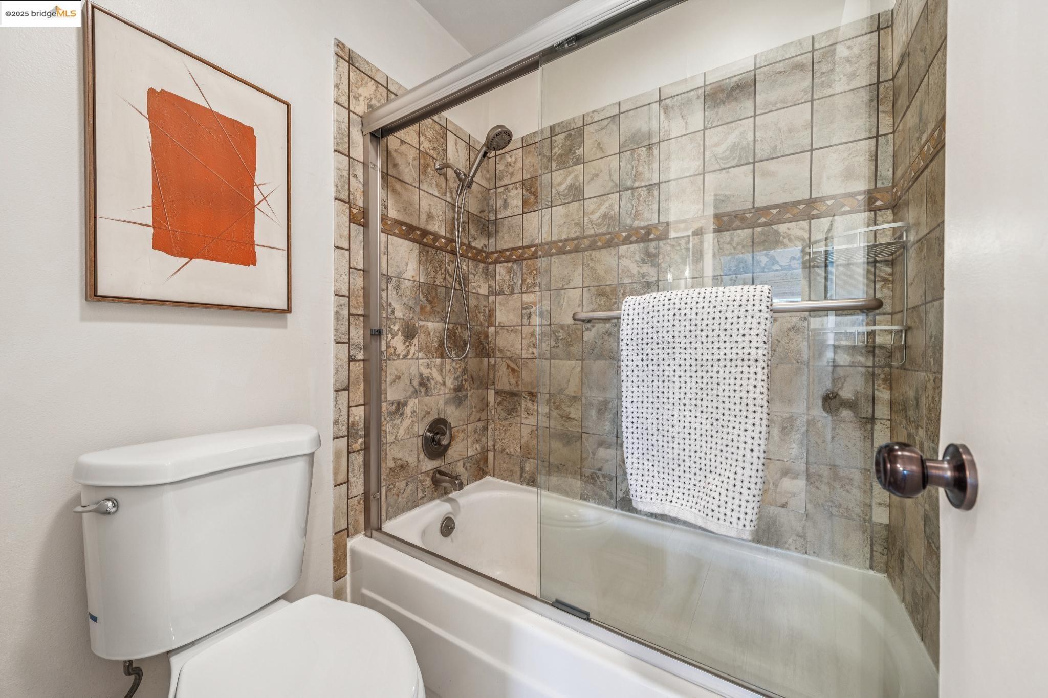 85 Vernon Street, Unit 305 Oakland, CA 94610 - Photo 15 of 26