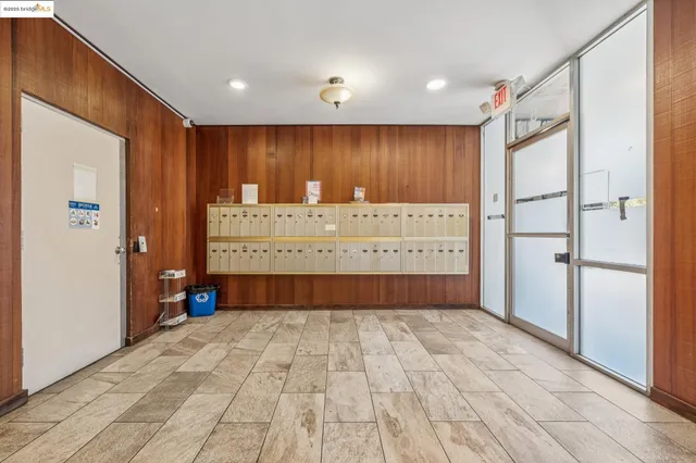 $399,000 | 85 Vernon Street, Unit 305, Oakland, CA 94610