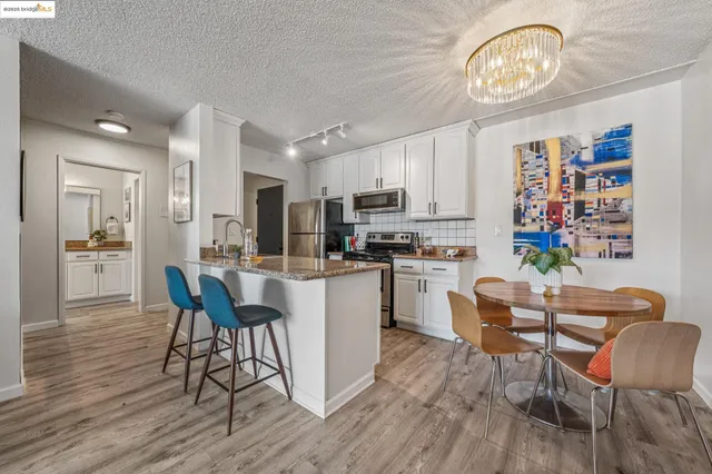 $399,000 | 85 Vernon Street, Unit 305, Oakland, CA 94610