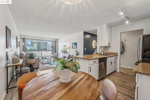 $399,000 | 85 Vernon Street, Unit 305, Oakland, CA 94610