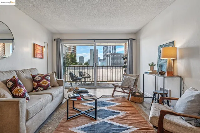 $399,000 | 85 Vernon Street, Unit 305, Oakland, CA 94610