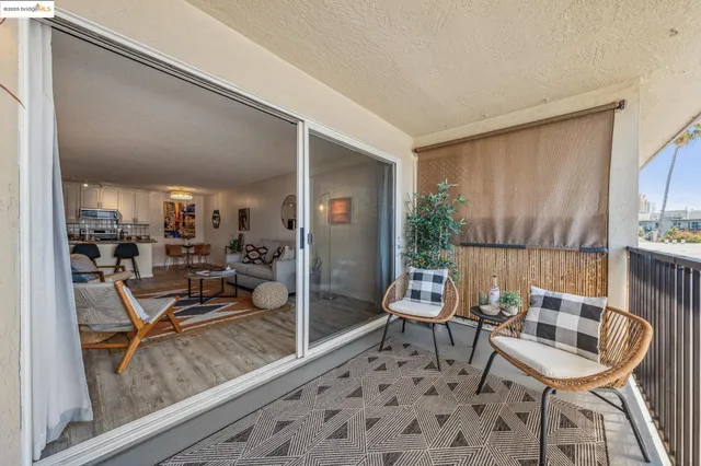 $399,000 | 85 Vernon Street, Unit 305, Oakland, CA 94610