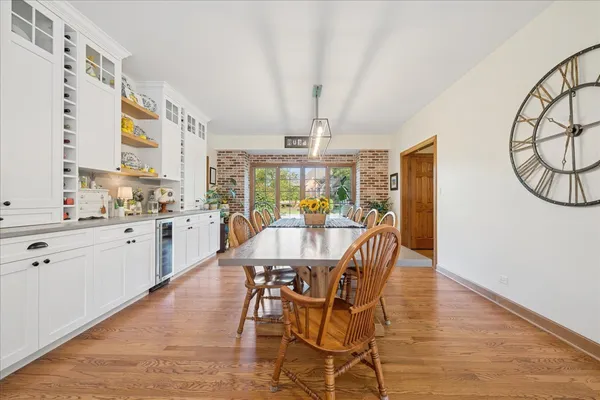 $1,049,000 | 15 Mulberry Drive, Hawthorn Woods, IL 60047