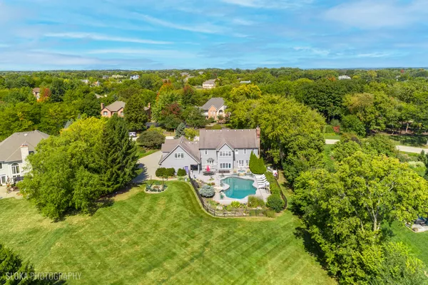 $1,049,000 | 15 Mulberry Drive, Hawthorn Woods, IL 60047