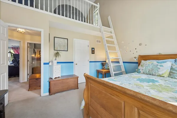 $1,049,000 | 15 Mulberry Drive, Hawthorn Woods, IL 60047