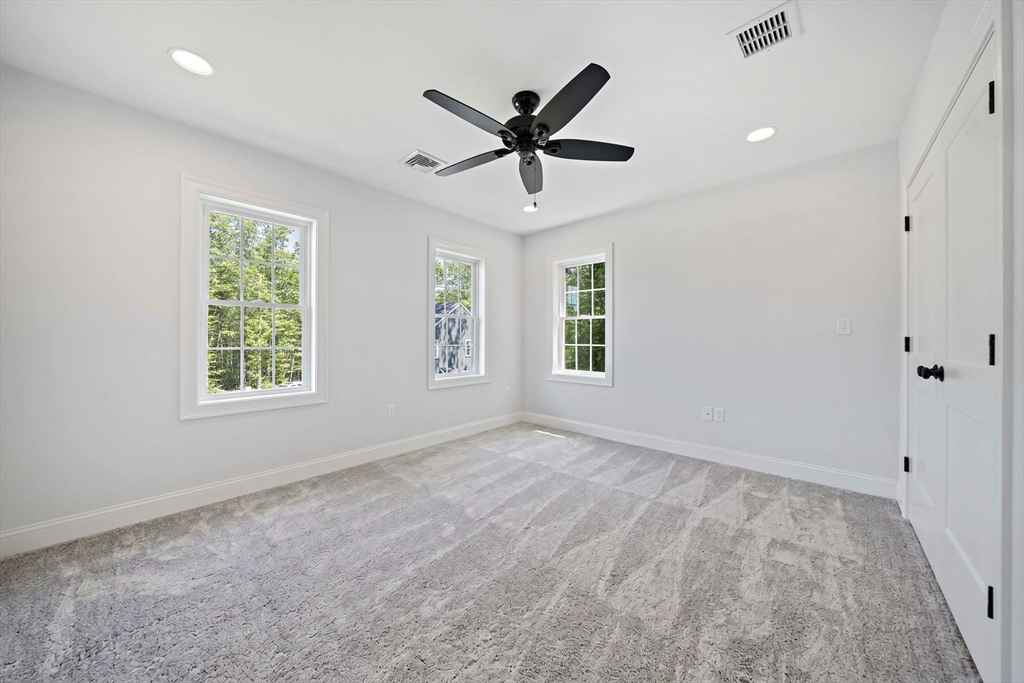 5 Clarendon Holbrook, MA 02343 - Photo 26 of 40