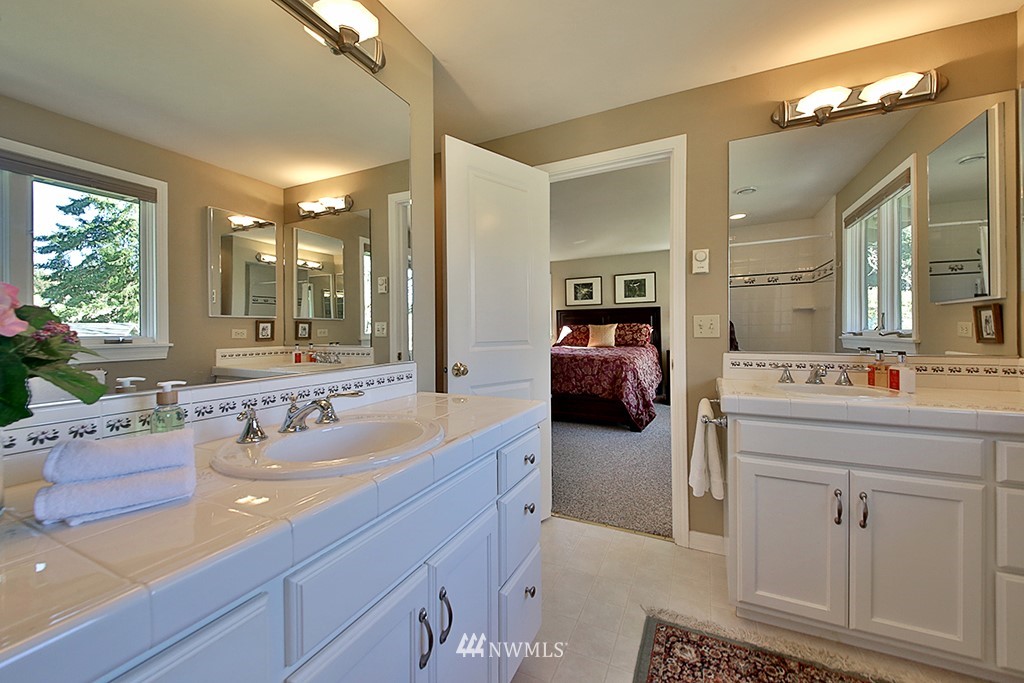1915 Lancaster Road Freeland, WA 98249 - Photo 13 of 25