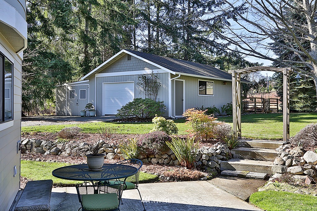 1915 Lancaster Road Freeland, WA 98249 - Photo 21 of 25