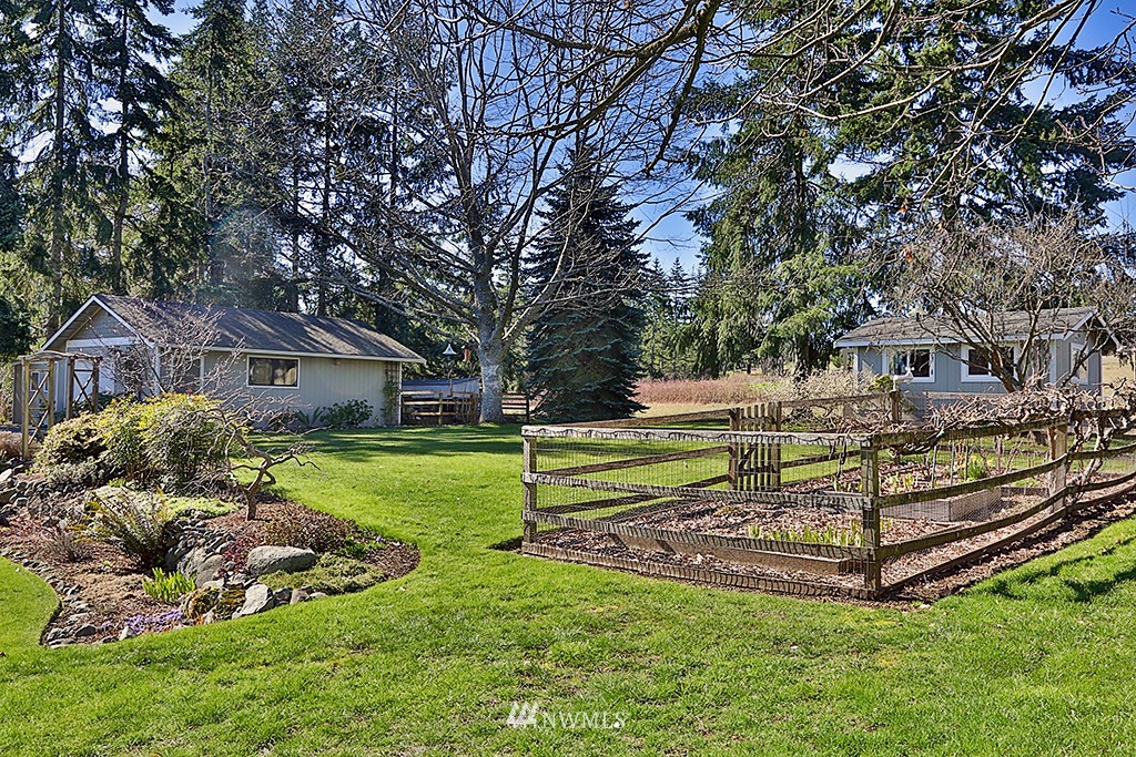 1915 Lancaster Road Freeland, WA 98249 - Photo 22 of 25