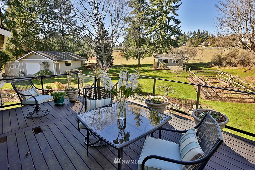 1915 Lancaster Road Freeland, WA 98249 - Photo 8 of 25
