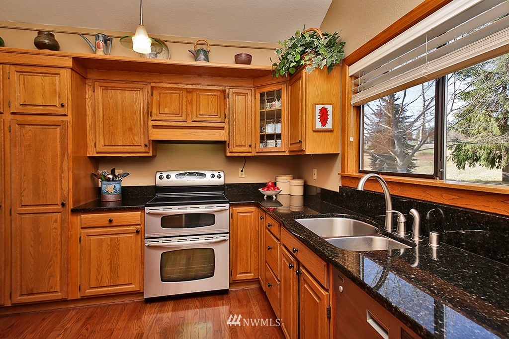 1915 Lancaster Road Freeland, WA 98249 - Photo 10 of 25