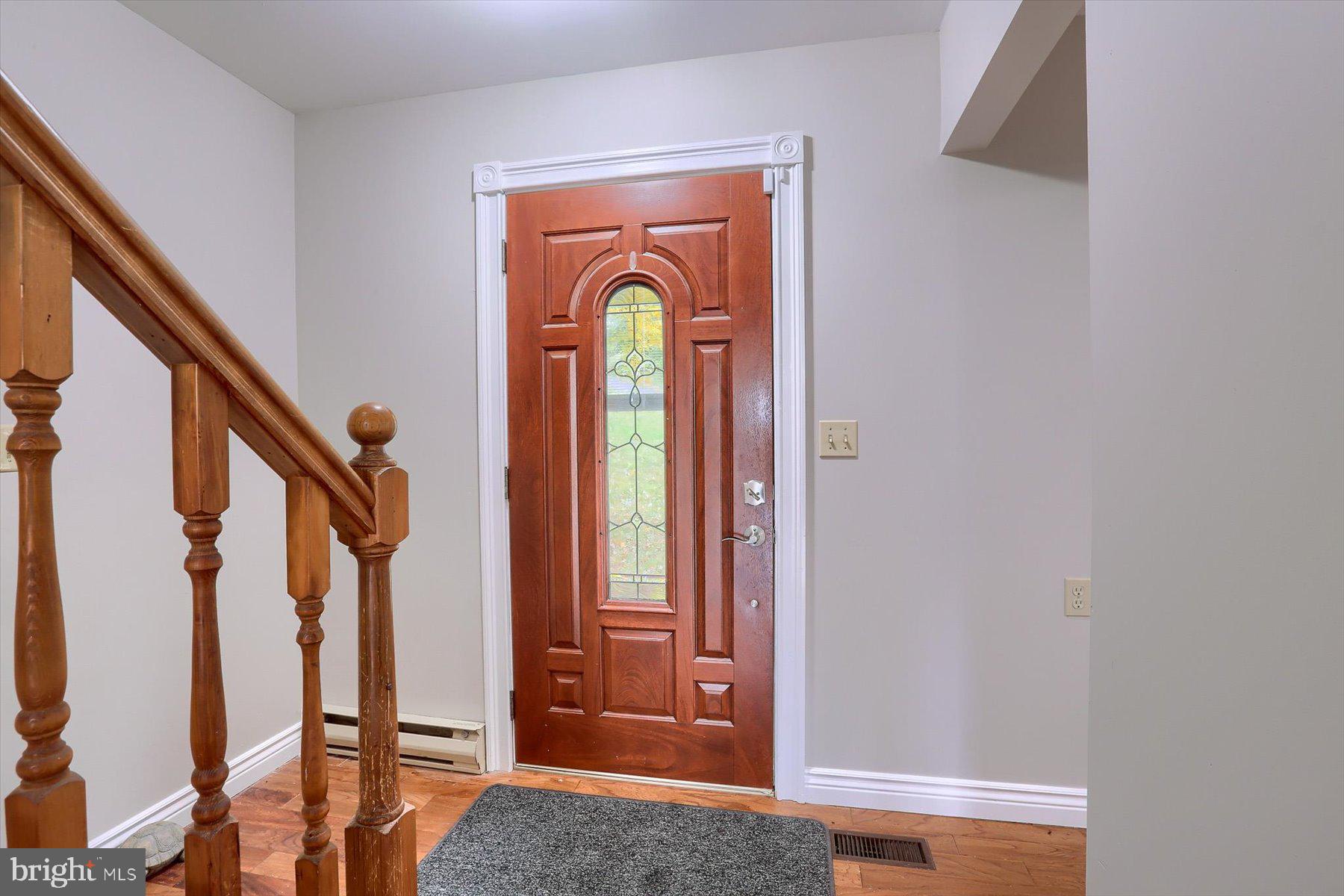 99 Richland Road Carlisle, PA 17015 - Photo 6 of 66 Foyer Entrance