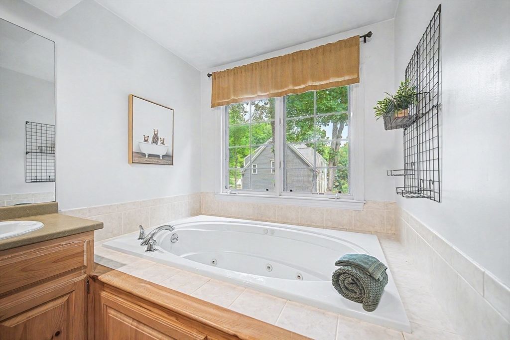 13 Hearthstone Road Hopkinton, MA 01748 - Photo 18 of 36
