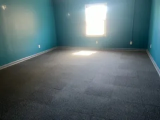 a view of empty room with window
