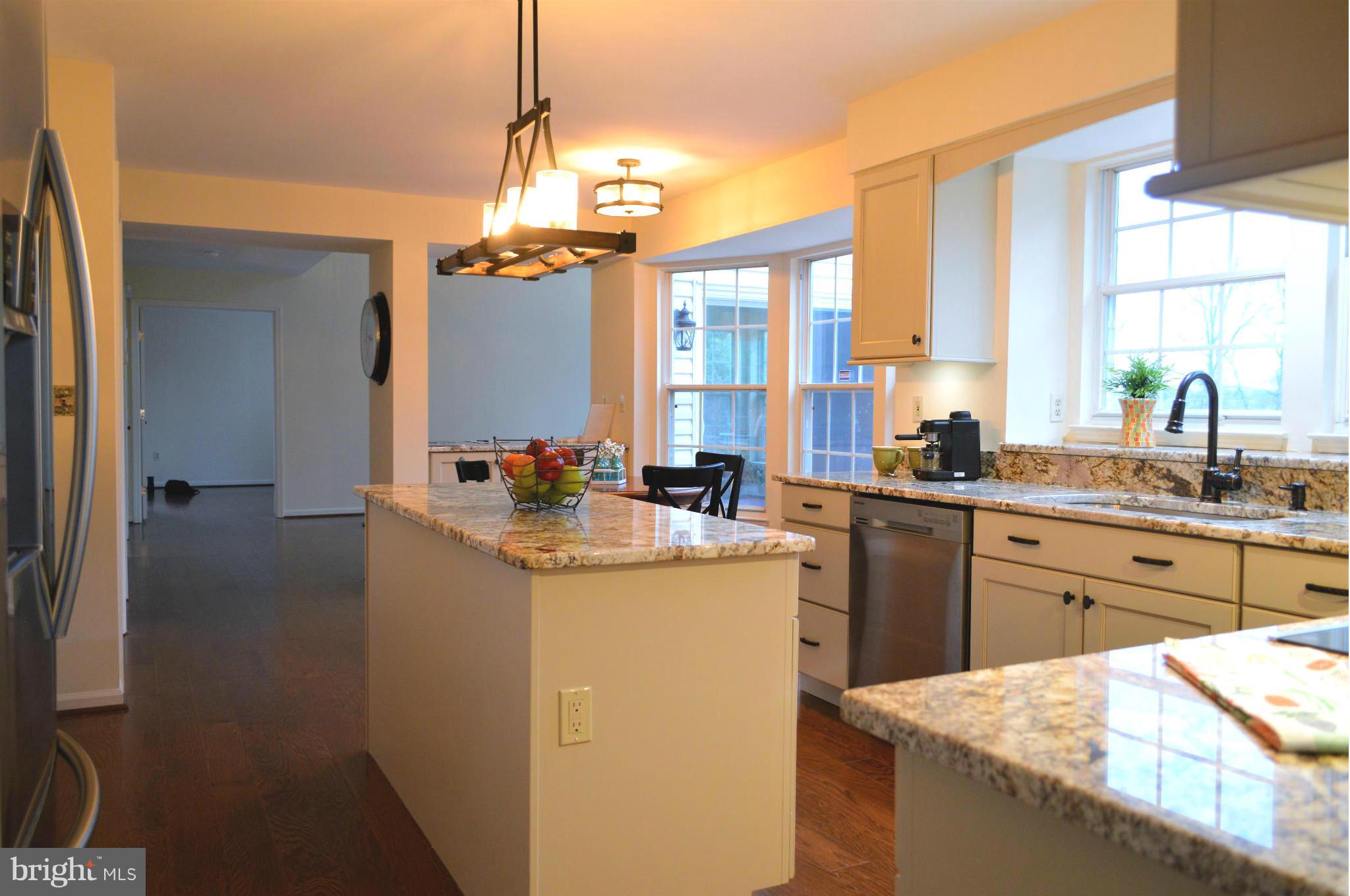 6404 Stream Valley Way Gaithersburg, MD 20882 - Photo 9 of 30 Kitchen