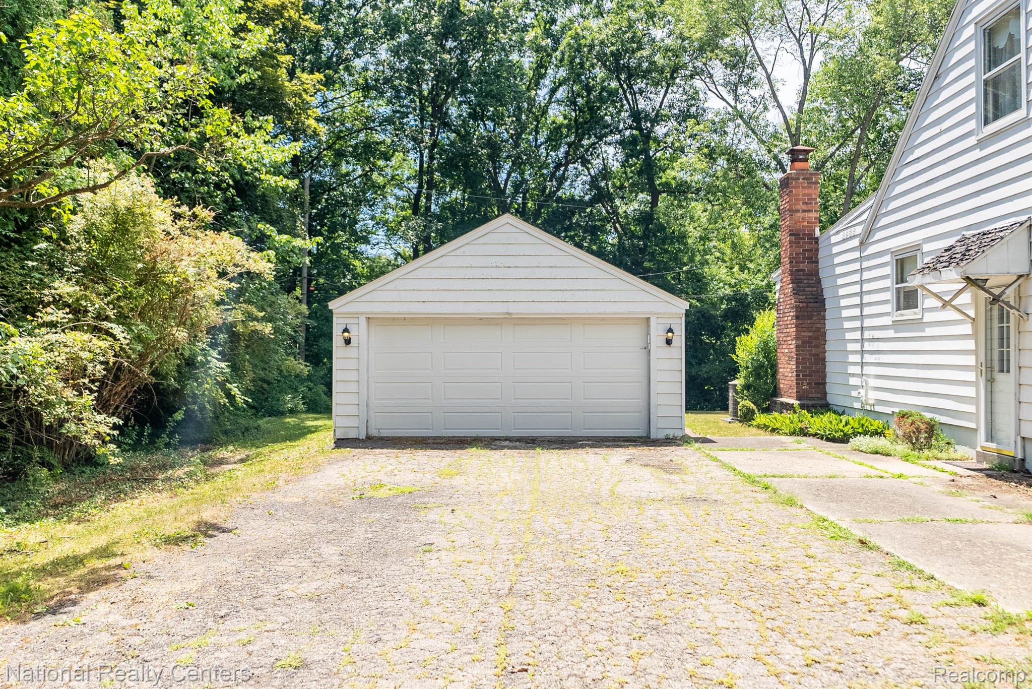 16475 Rougeway Street Livonia, MI 48154 - Photo 4 of 37 OVERSIZED EXTRA DEEP TWO CAR GARAGE