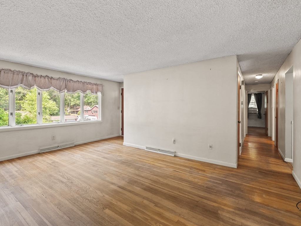 27 Old Jacobs Road Georgetown, MA 01833 - Photo 5 of 32 Gallery Image 5