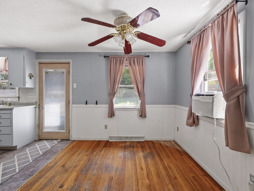 27 Old Jacobs Road Georgetown, MA 01833 - Photo 6 of 32 Gallery Image 6
