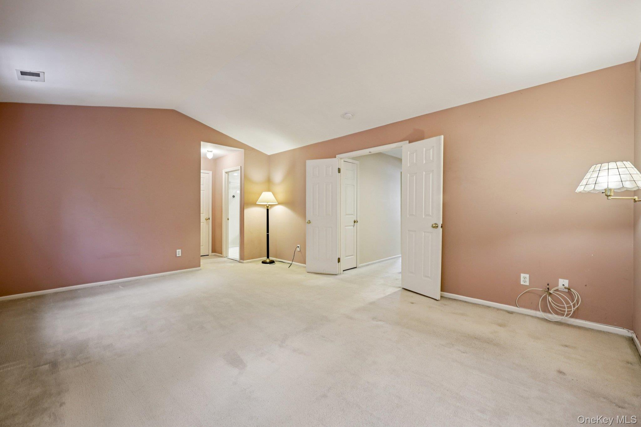 3 Springwood Lane Huntington, NY 11743 - Photo 17 of 40