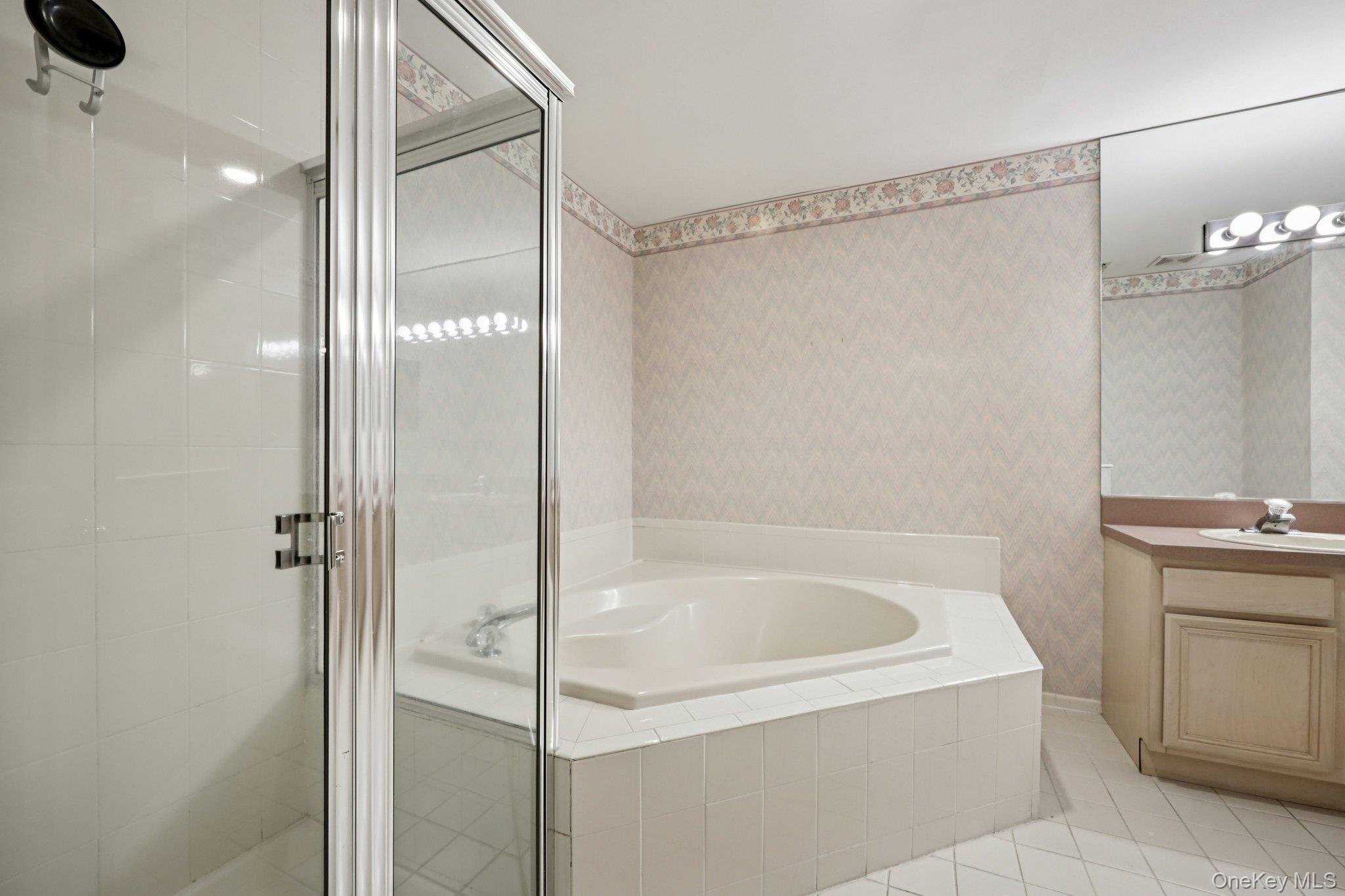 3 Springwood Lane Huntington, NY 11743 - Photo 26 of 40