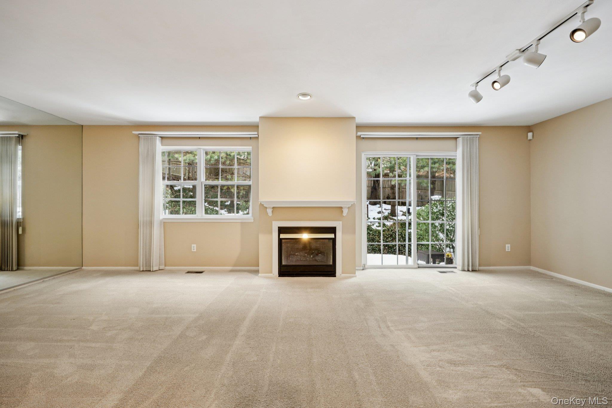 3 Springwood Lane Huntington, NY 11743 - Photo 9 of 40