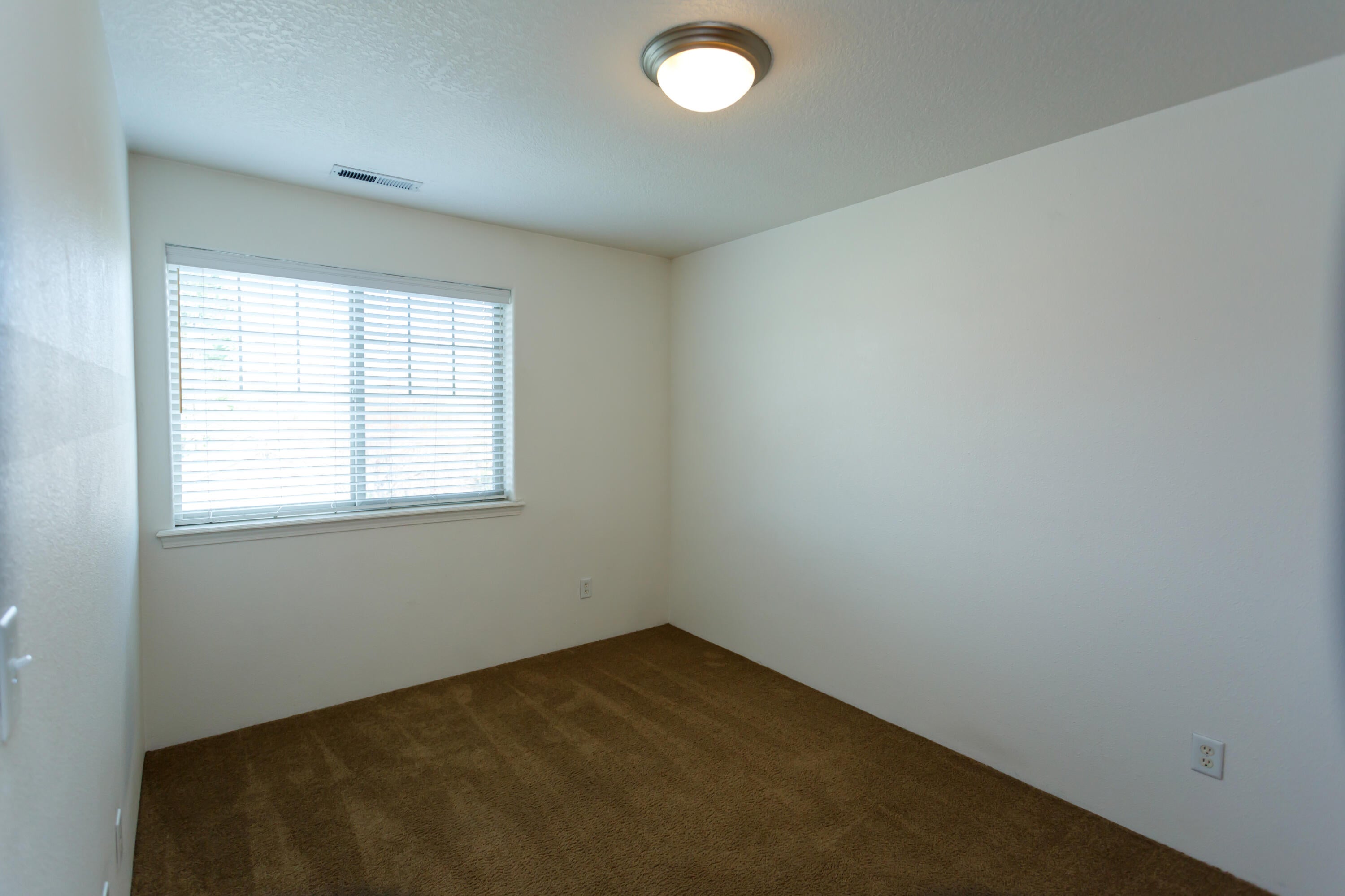 450 Midway Road, Unit 24 Medford, OR 97501 - Photo 21 of 29 450MIDWAY_#24_-27