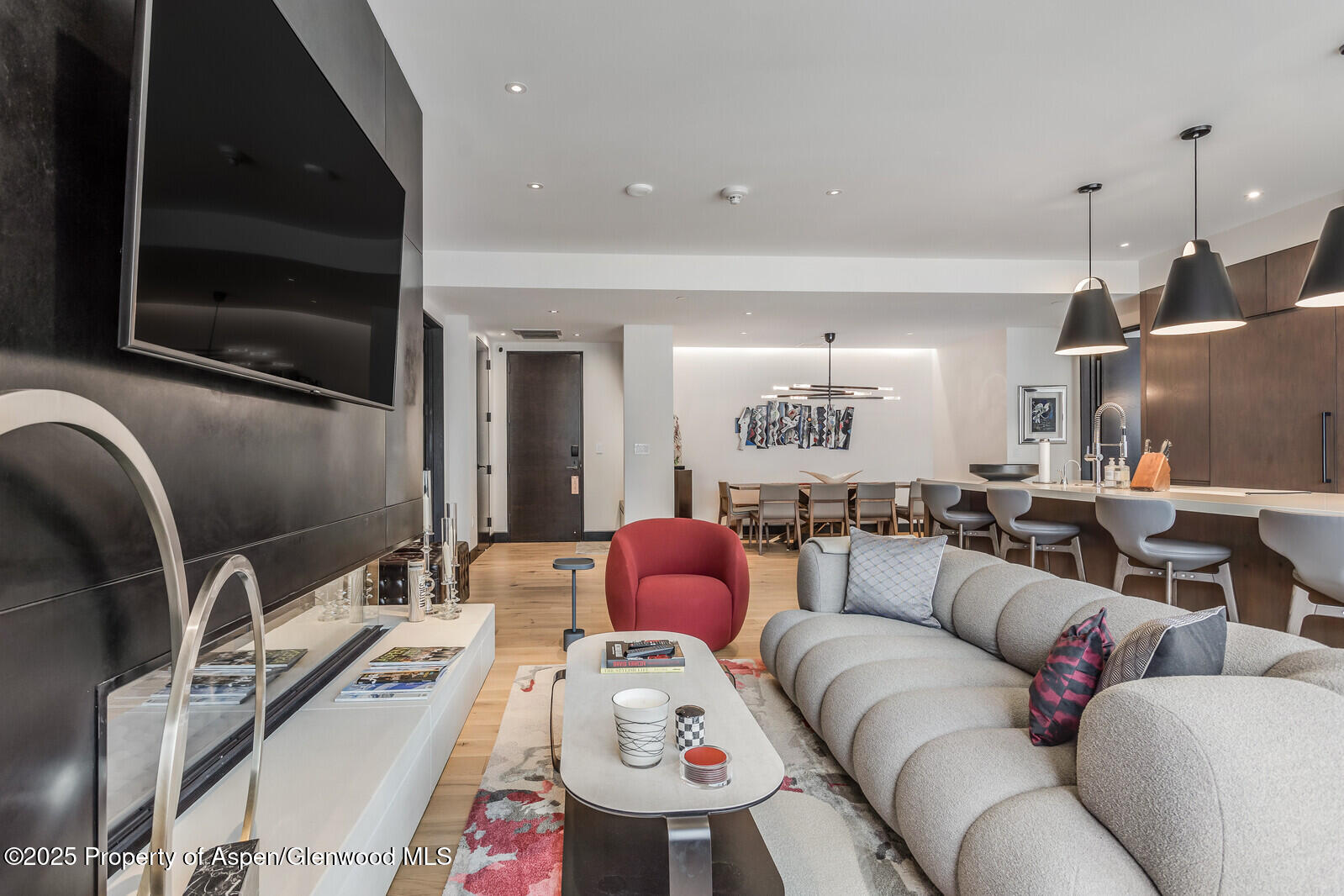 45 Wood Road, Unit 401 Snowmass Village, CO 81615 - Photo 4 of 68 04_45_Wood_Road_Unit_401_Snowmass_Villag