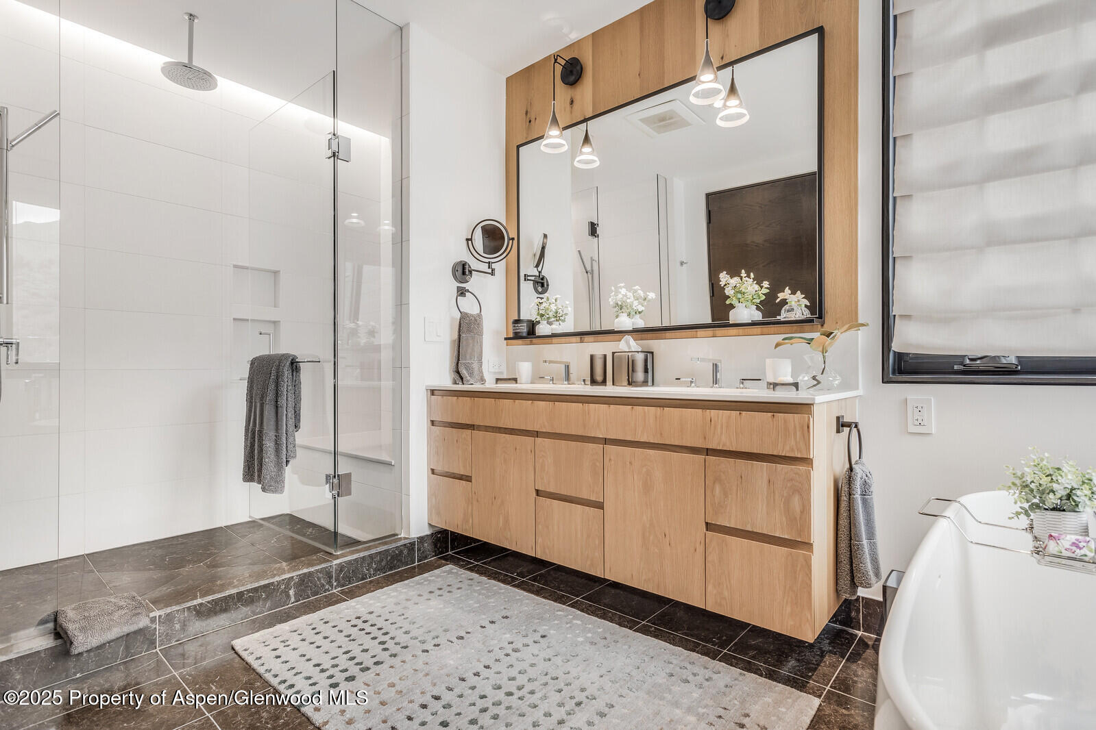 45 Wood Road, Unit 401 Snowmass Village, CO 81615 - Photo 47 of 68 47_45_Wood_Road_Unit_401_Snowmass_Villag