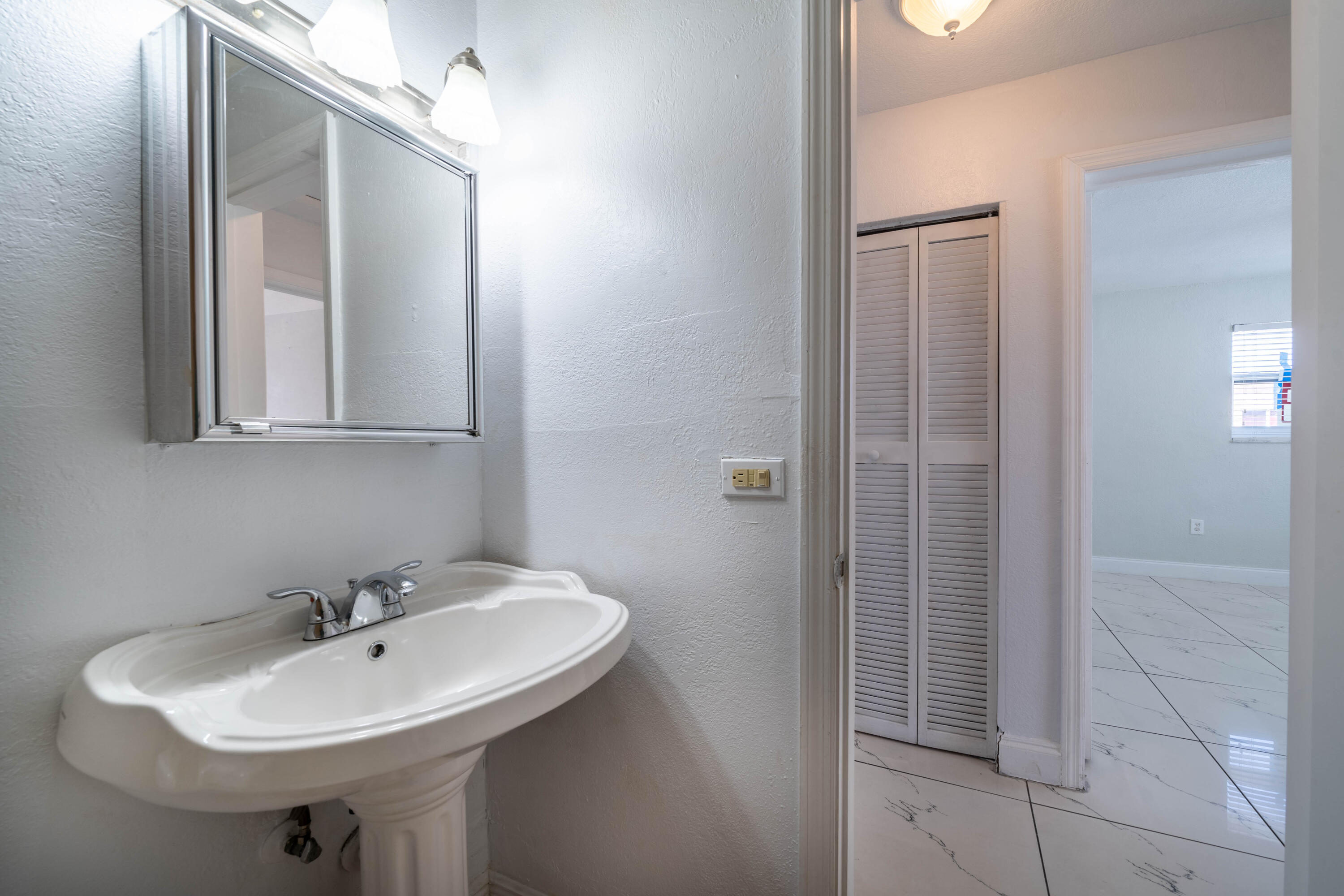 1028 Southwest 2nd Street, Unit 4 Miami, FL 33130 - Photo 14 of 27 13 (1 of 1)