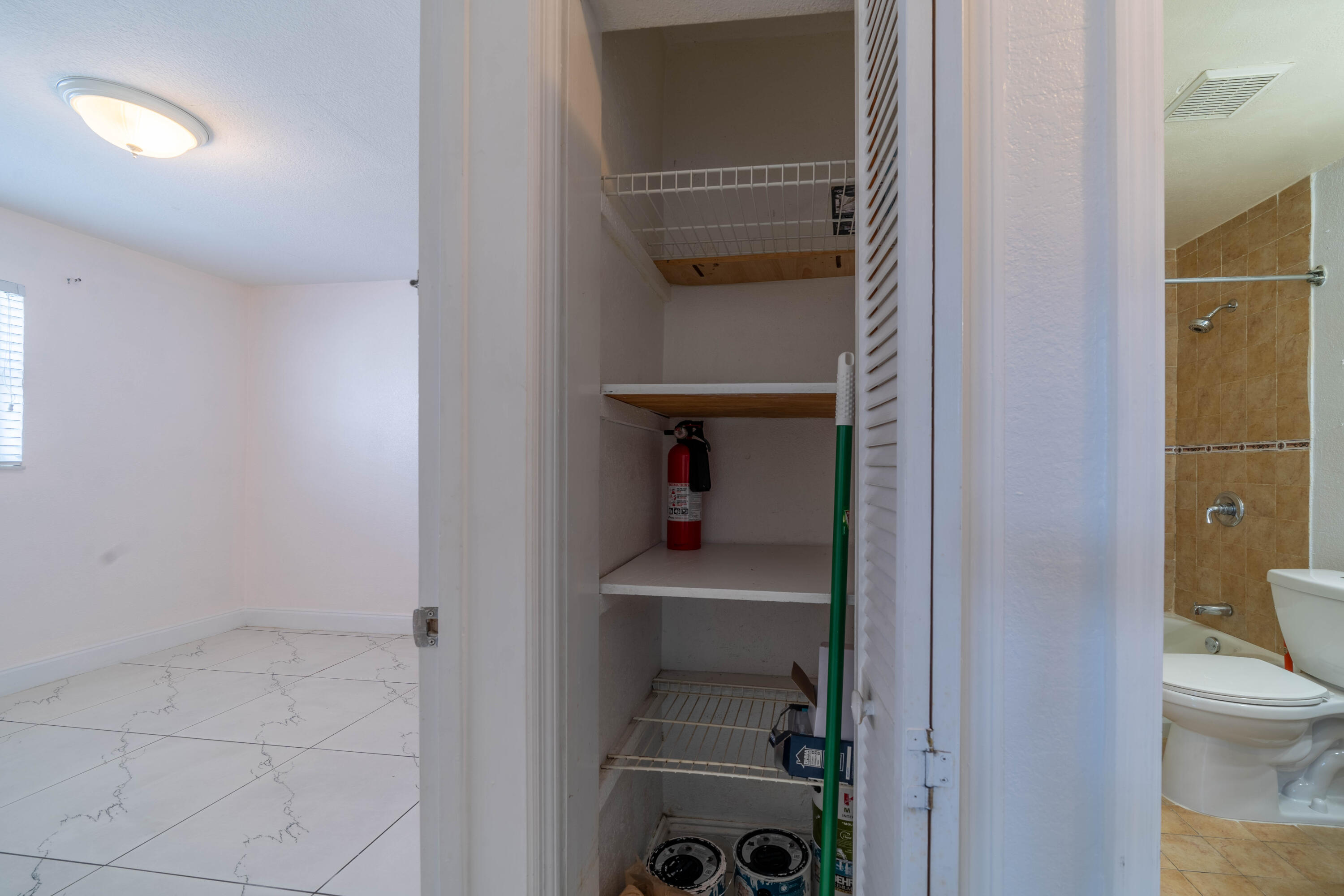 1028 Southwest 2nd Street, Unit 4 Miami, FL 33130 - Photo 18 of 27 17 (1 of 1)