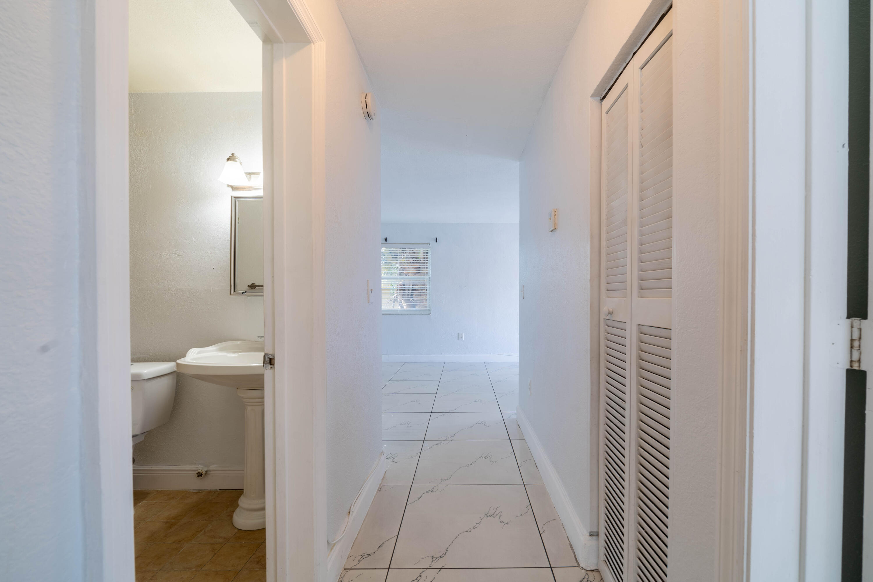 1028 Southwest 2nd Street, Unit 4 Miami, FL 33130 - Photo 21 of 27 20 (1 of 1)
