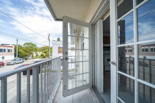 $2,100 | 1028 Southwest 2nd Street, Unit 4, Miami, FL 33130