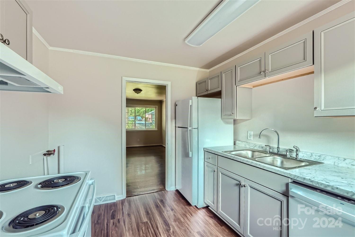 3226 Minnesota Road Charlotte, NC 28208 - Photo 4 of 12 Gallery Image 4