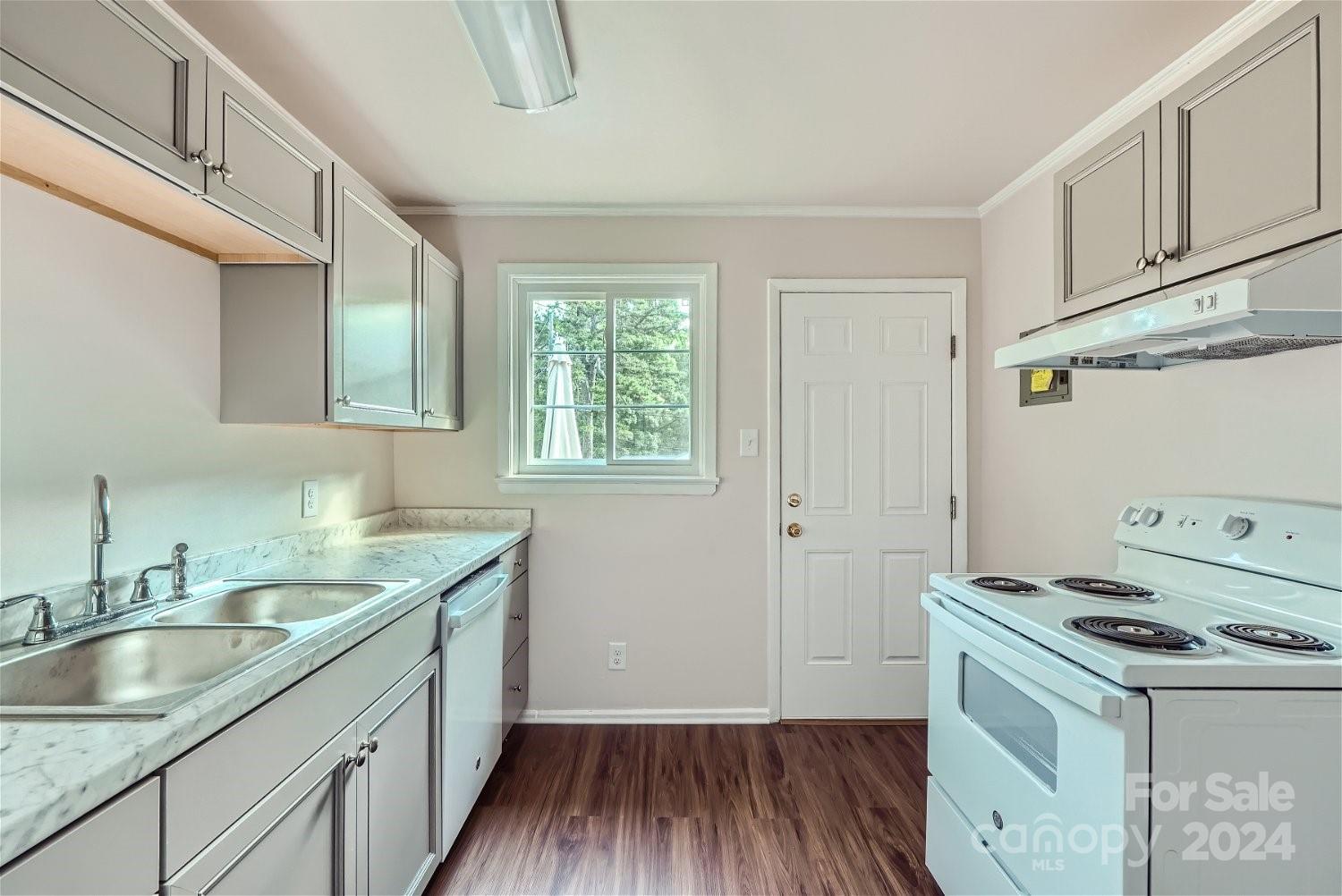 3226 Minnesota Road Charlotte, NC 28208 - Photo 5 of 12 Gallery Image 5