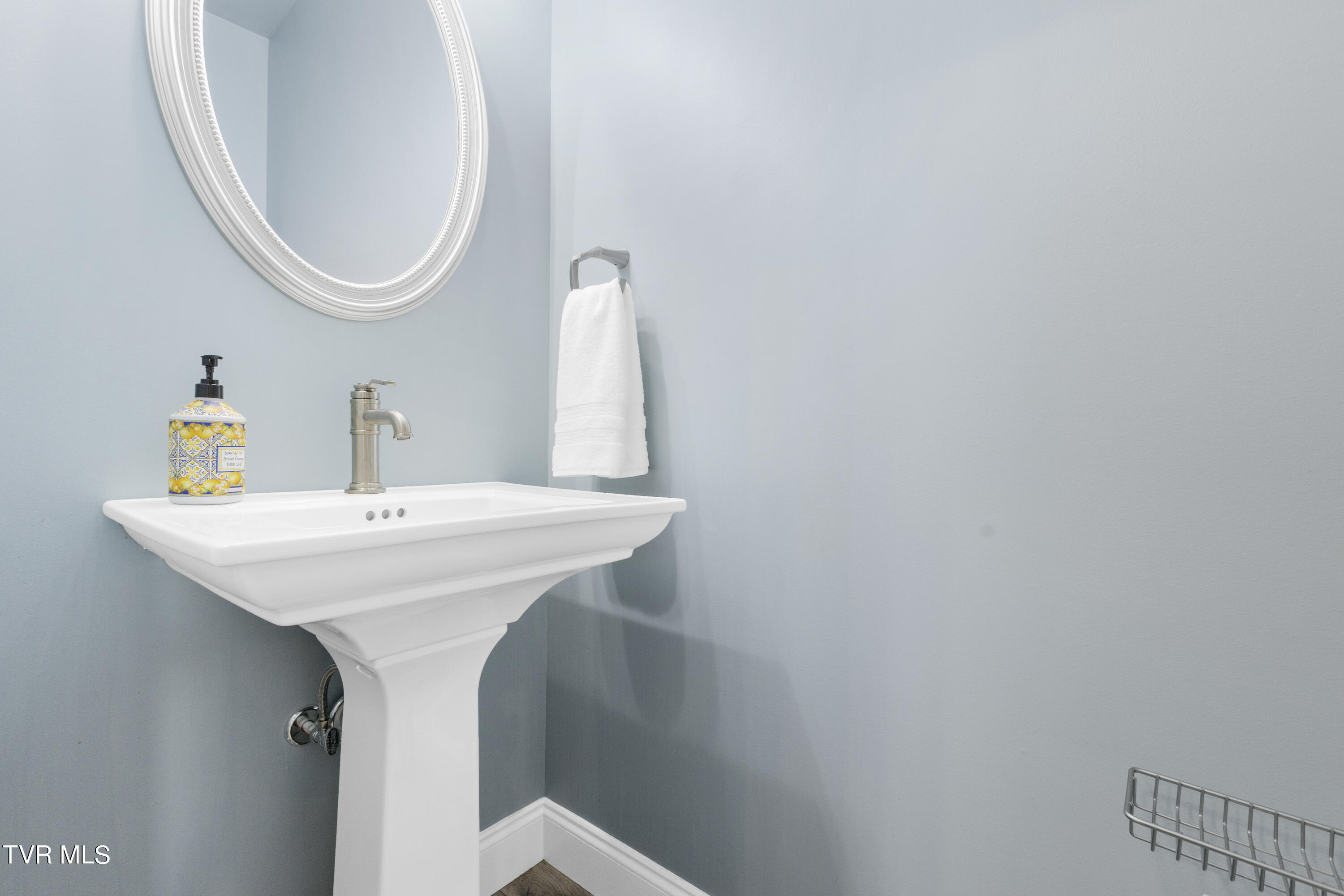 945 West Allens Bridge Road Greeneville, TN 37743 - Photo 11 of 53 10