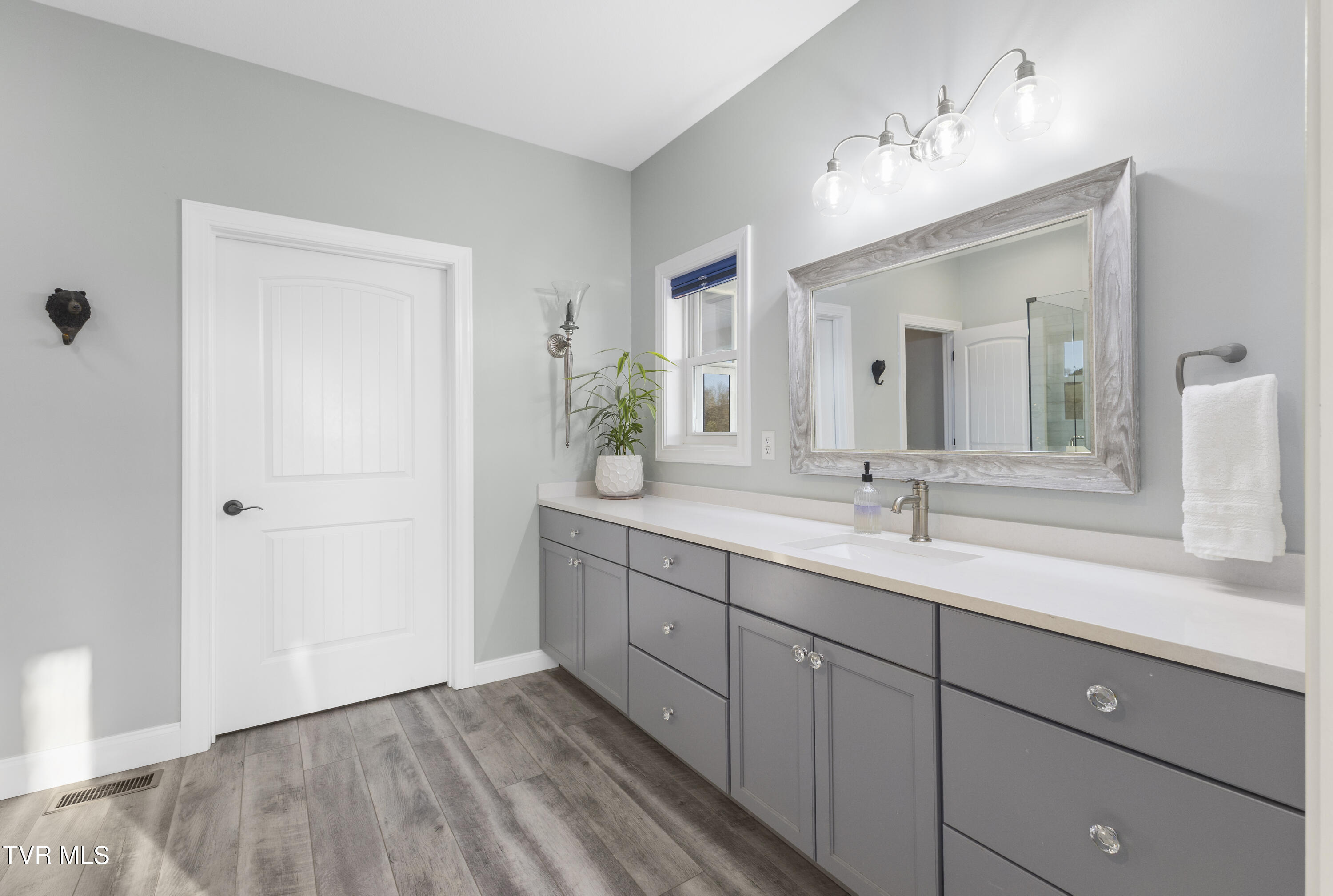 945 West Allens Bridge Road Greeneville, TN 37743 - Photo 18 of 53 18