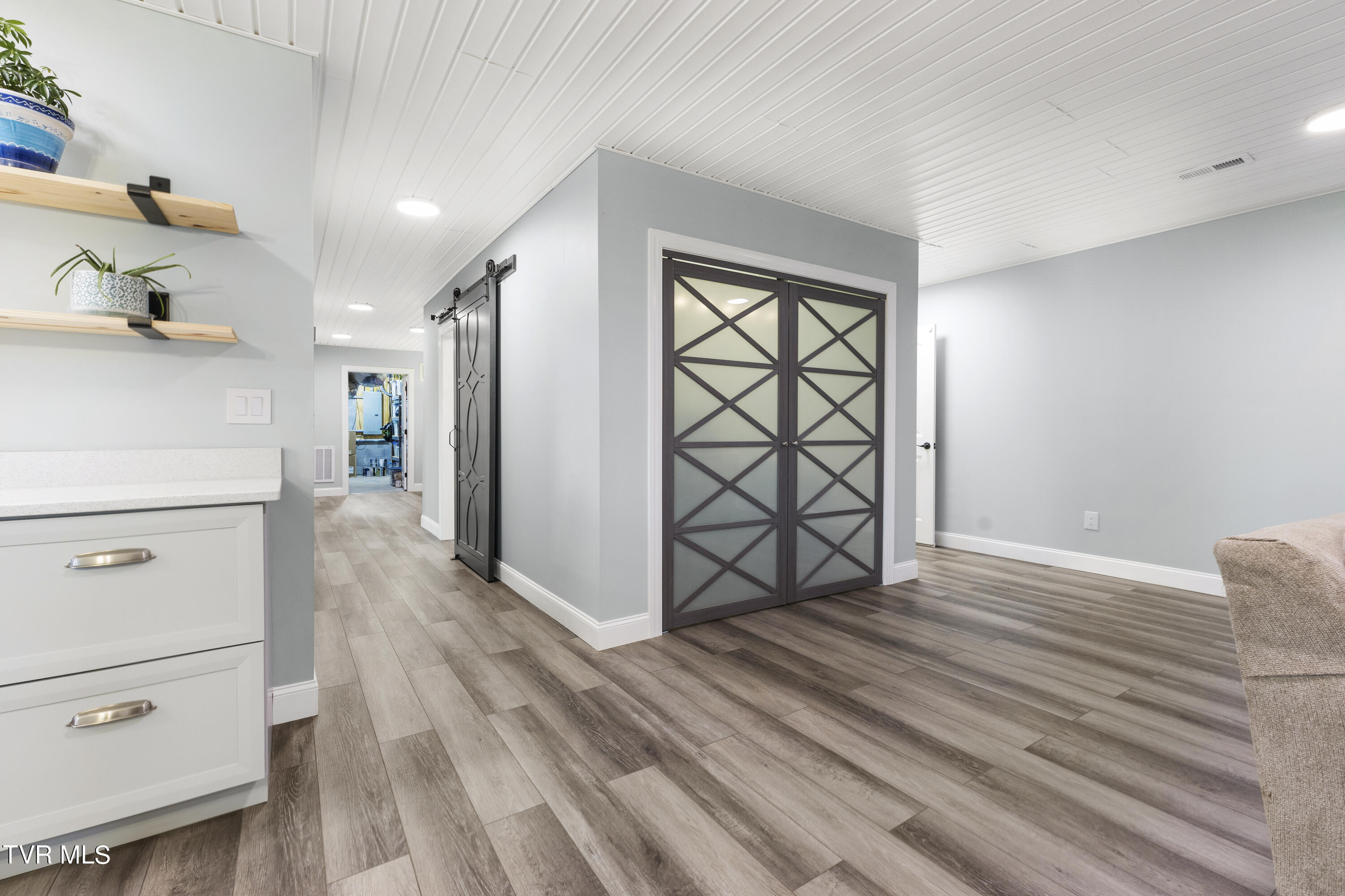 945 West Allens Bridge Road Greeneville, TN 37743 - Photo 25 of 53 25 (1)