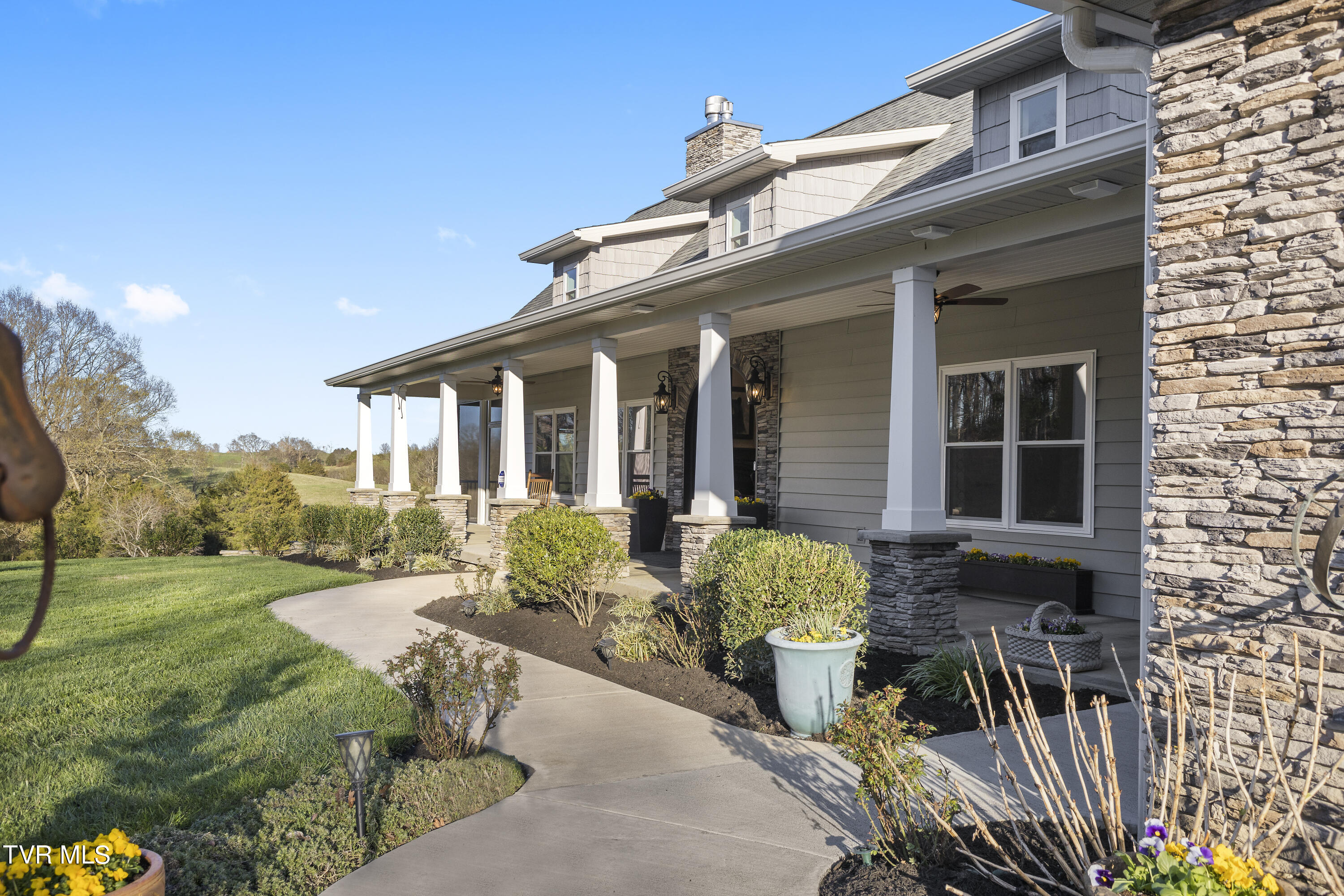 945 West Allens Bridge Road Greeneville, TN 37743 - Photo 3 of 53 3 (1)