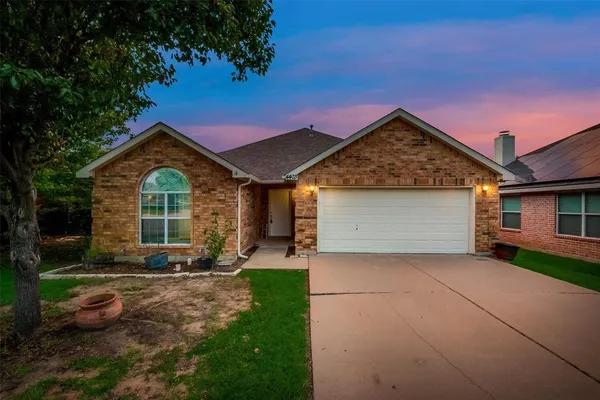 $2,500 | 4403 New Meadow Drive, Mansfield, TX 76063
