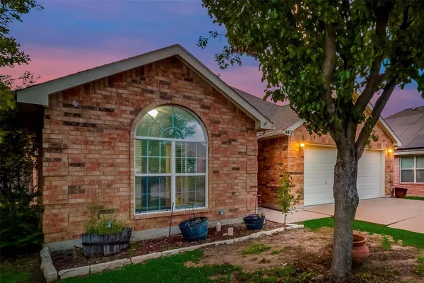 $2,500 | 4403 New Meadow Drive, Mansfield, TX 76063