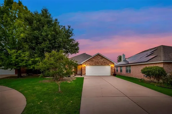 $2,500 | 4403 New Meadow Drive, Mansfield, TX 76063