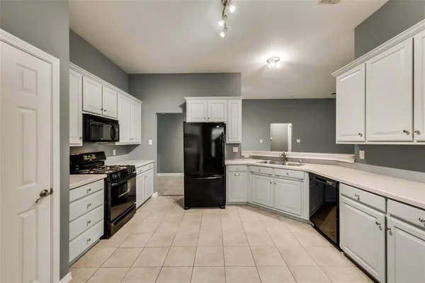 $2,500 | 4403 New Meadow Drive, Mansfield, TX 76063