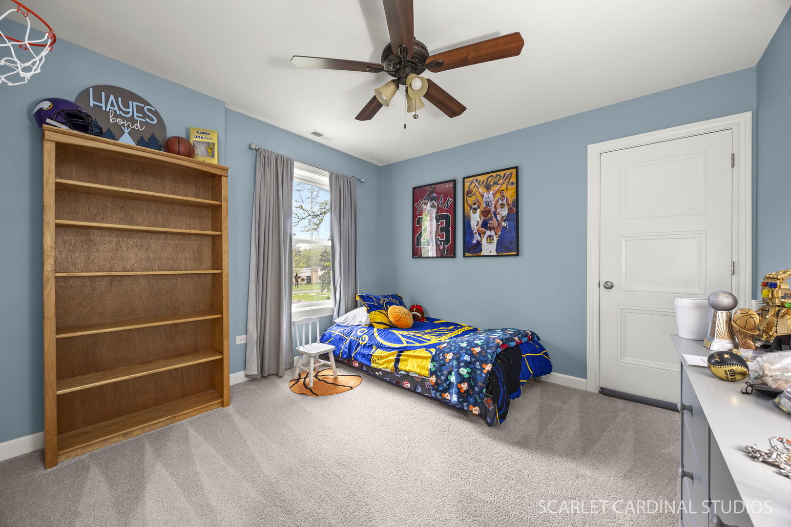 314 East Jefferson Avenue Wheaton, IL 60187 - Photo 26 of 41 a bed room with furniture and a window
